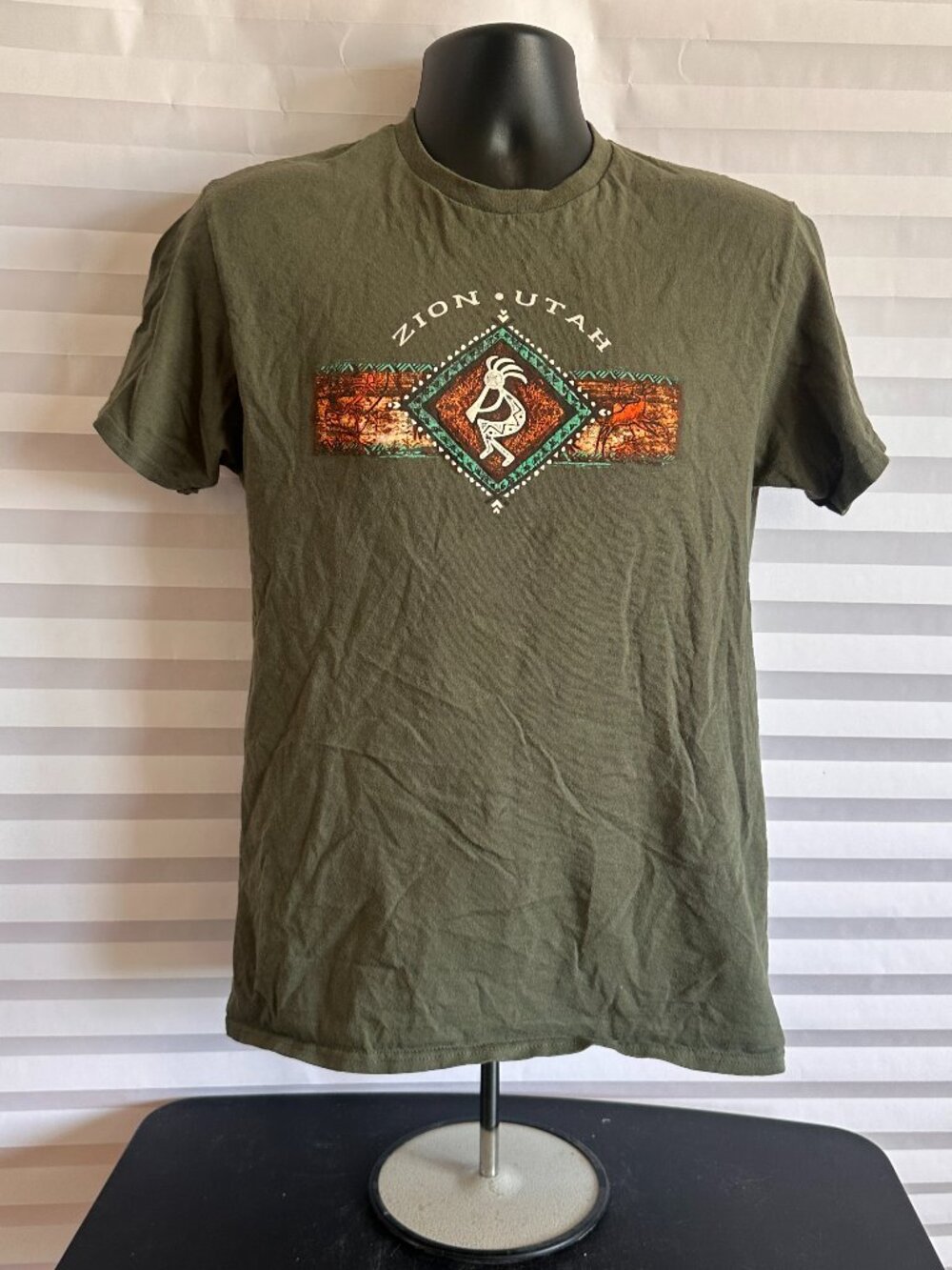 Zion National Park Graphic T-Shirt Men's Medium M Olive Green Hiking Nature Top